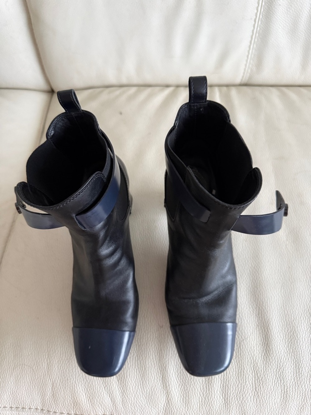 Tod's Black Leather Ankle Booties with Gloss Cap Toe - Picture 2 of 7